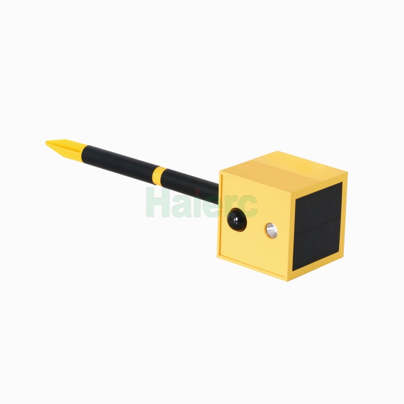 Máy đuổi chuột bằng sóng siêu âm chạy điện mặt trời, thiết kế vuông bằng nhựa, dùng cho vườn, bãi cỏ, trang trại và kiểm soát côn trùng ngoài trời